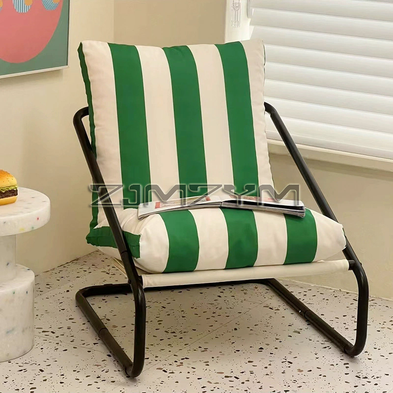 Sillas minimalistas de Metal,  - Outdoor Furniture Green reseña y precio